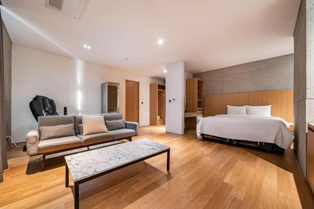 Hotel Haus Gapyeong Exterior photo